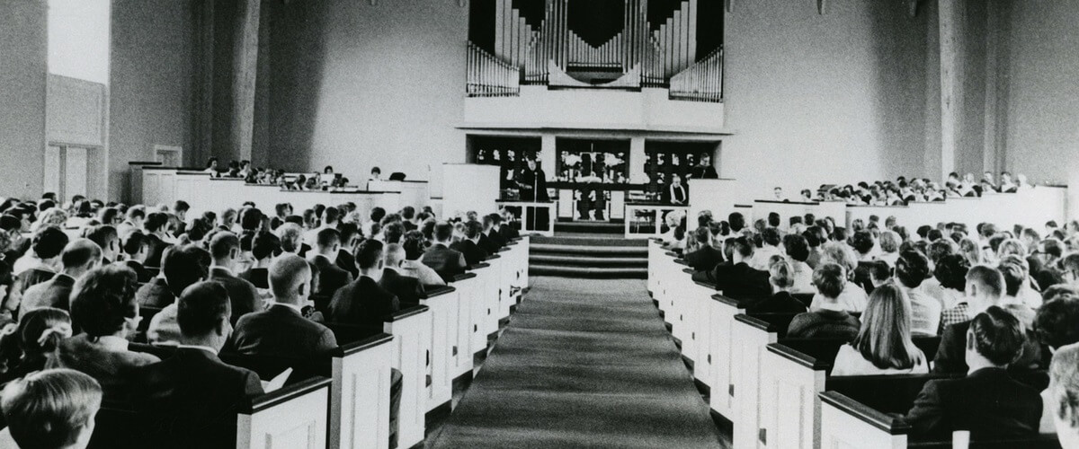 1969 Worship in Fellowship Hall