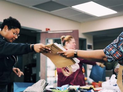 volunteer-header-768×512 volunteer-header-768x512